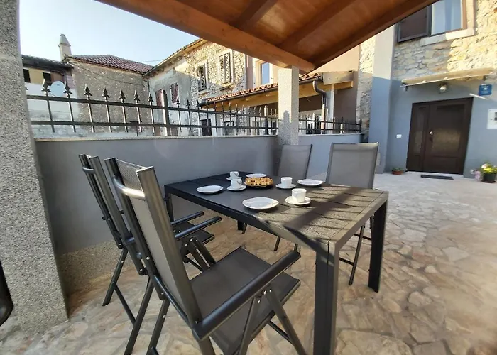 Kuca Za Odmor Lazaric Guest house Marcana